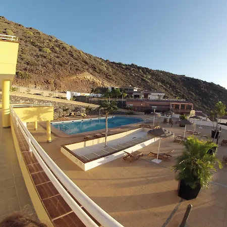 3 Bedrooms Heated Pool Апартаменты *