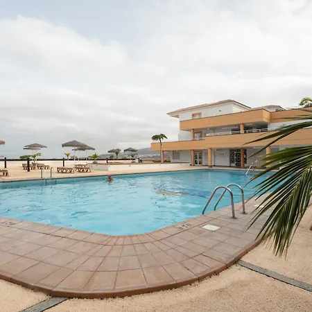 3 Bedrooms Heated Pool Apartament